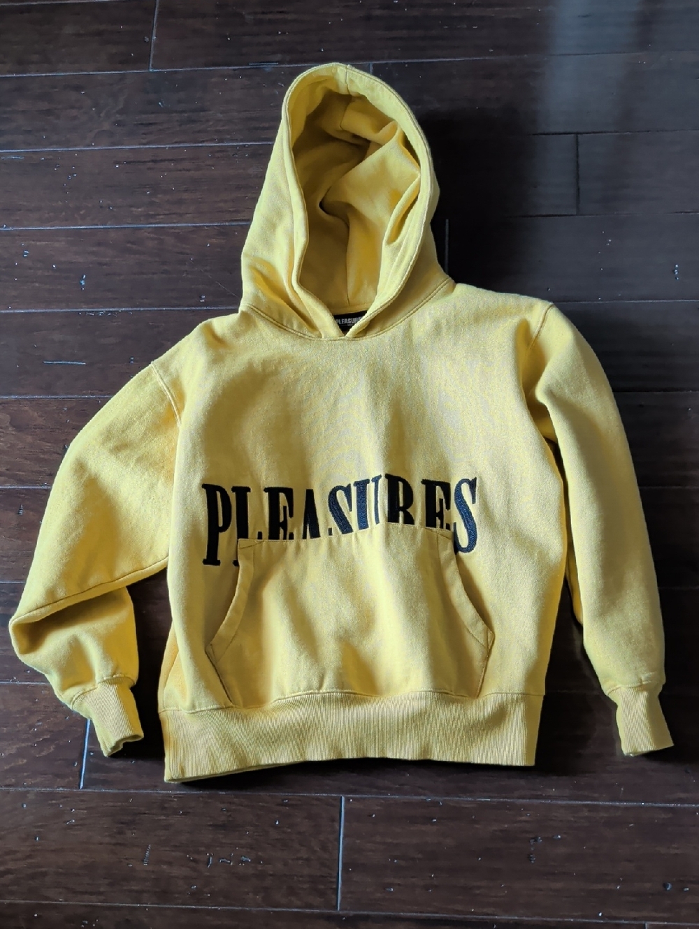 PLEASURES LATEX HOODIE MUSTARD YELLOW - Medium STREETWEAR Boxy Fit Heavyweight